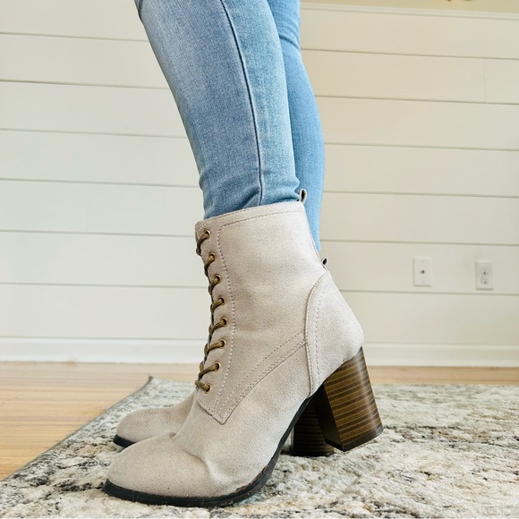 *SOLD* Baylor Lace-Up Grey Booties - Picture 3 of 15